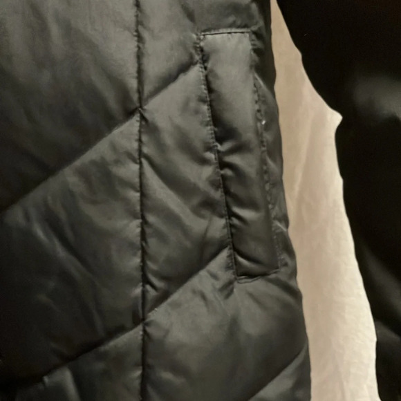 Women's Black Quilted Jacket with Fur Trim - Picture 2 of 12
